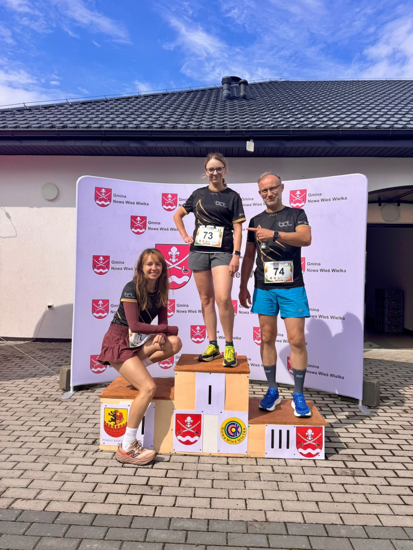 Zawodnicy BCL Olimpic na podium biegu dożynkowego
